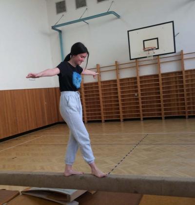9 .b A 9.c Gymnastika 11