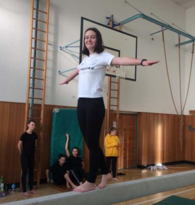 9 .b A 9.c Gymnastika 32