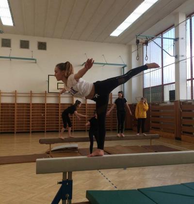 9 .b A 9.c Gymnastika 45